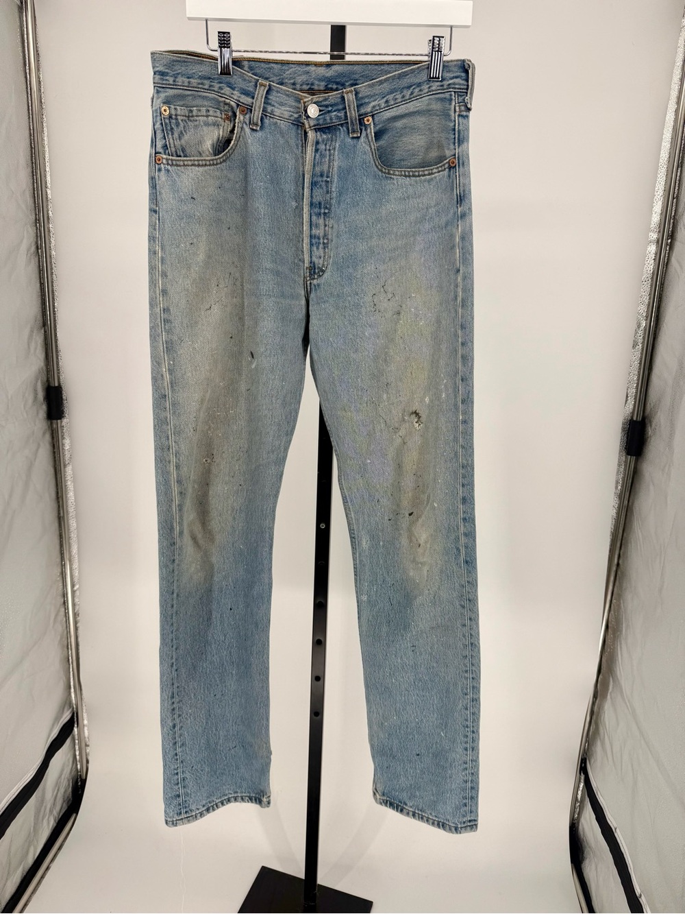 VTG Levi’s Light Wash Faded & Distressed Jeans 32x34